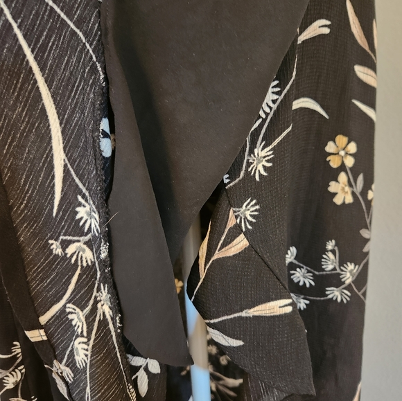 Lulu's Black Floral Wrap Dress size 2 - Picture 4 of 15